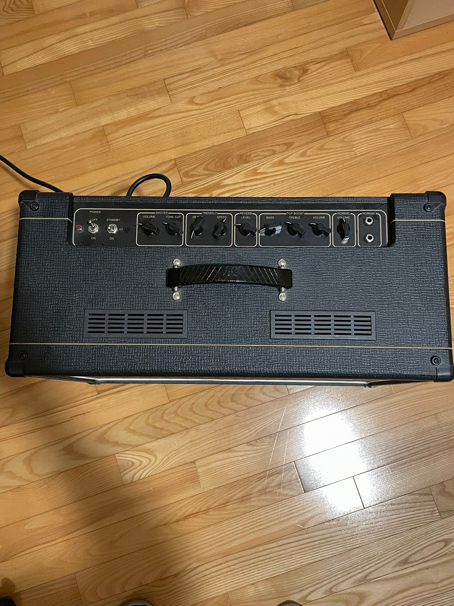 b Vox Amplifier
