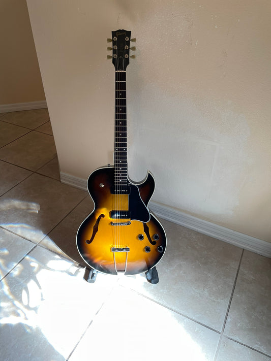 a                                                      Gibson ES135 Electric Guitar